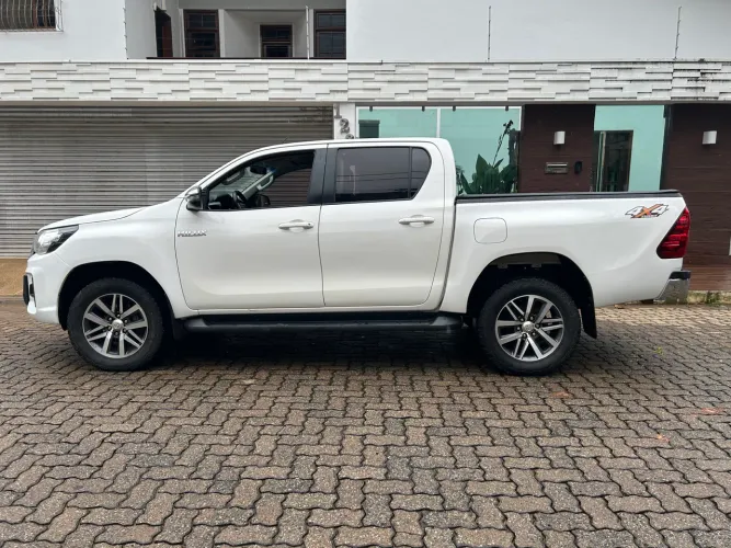 Toyota Hilux CD SR 4X4 2.8 TDI Diesel Aut. 2020