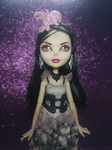 Boneca Duquesa Swan - Ever After High 