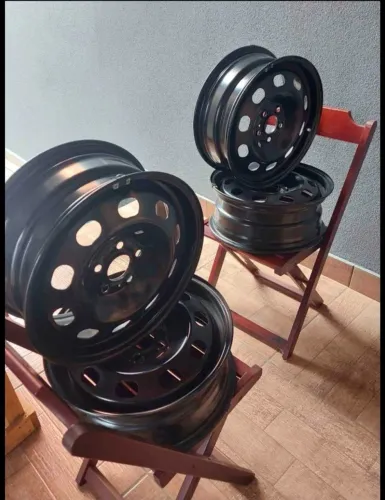 Jogo rodas ferro 5 furos - volks