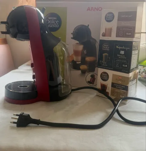 Cafeteira Nescafé Dolce Gusto Mini Me Vermelha 110v