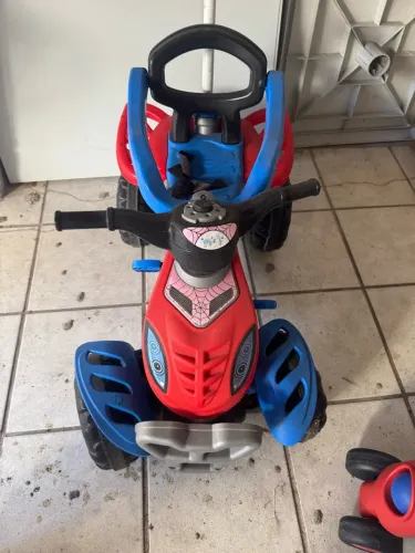 Quadriciclo spider man