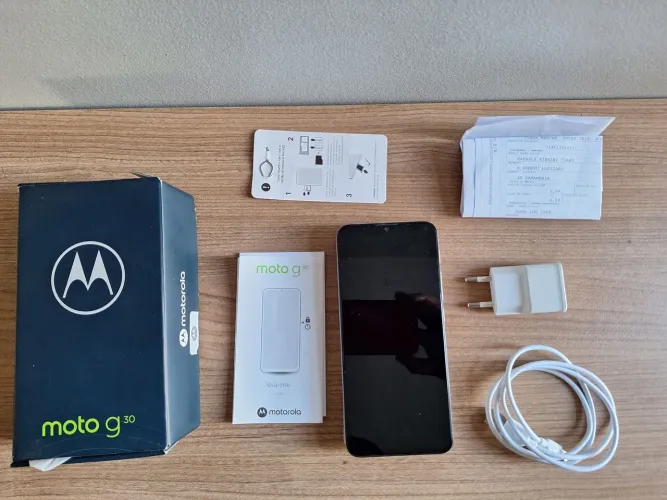 Moto G30 , 128 Giga e 4 RAM em excelente estado de conservação