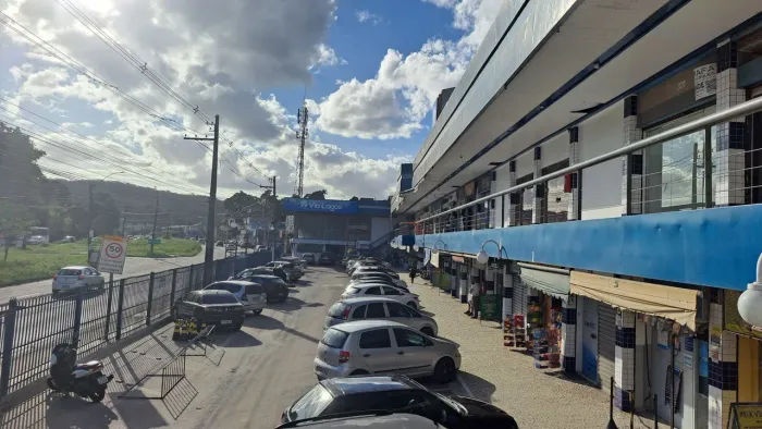 Aluguel loja no Via Lagos Shopping - Júlia Deberg