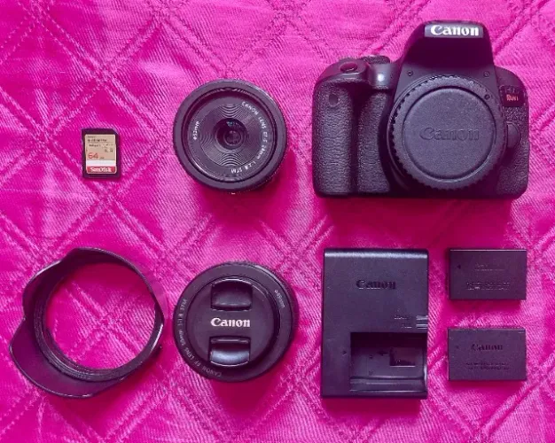 KIT Fotográfico Canon T7i + Lente 50mm f/1.8 + Lente 24mm f/2.4 + 2 baterias LP-e17