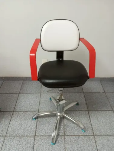 Cadeira de corte infantil