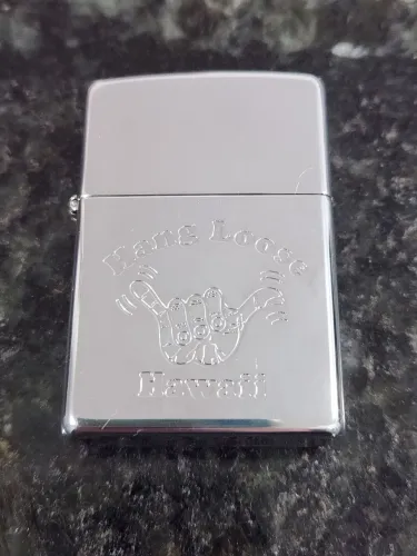 Isqueiro zippo hang loose 