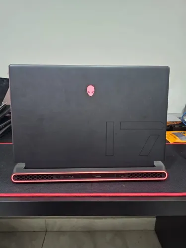 Alienware m17 R5 AMD | Ryzen 9 | RTX 3070 Ti | 32GB RAM<br>?Estado de novo.