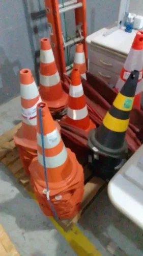 Cones de sinalização 15,00 a 35,00 e 50,00