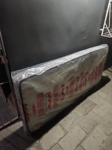 Colchão de solteiro novo zerado e ainda no plástico, nunca usado!