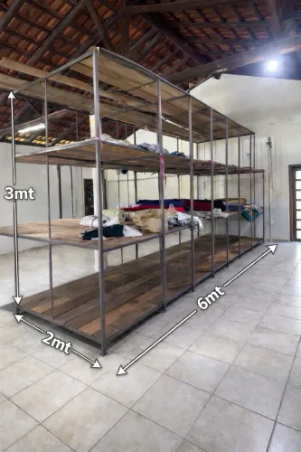 Prateleira para malhas