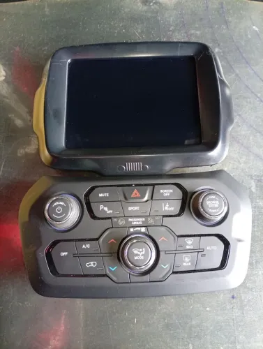 Multimídia Com Comando Ar Condicionado Digital Jeep Renegade 2020 A 2025 Original 