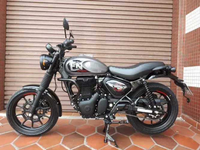 Royal Enfield Hunter 350 Dapper Grey 2026.