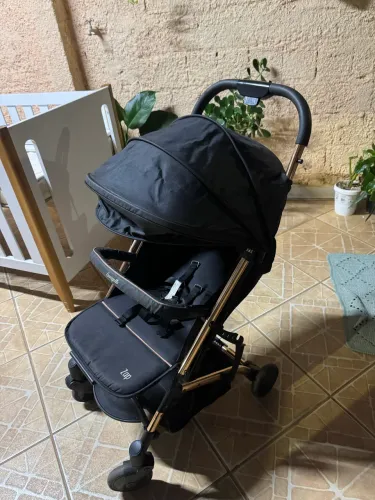 Carrinho de Bebê Burigotto Zap Preto - Excelente Estado