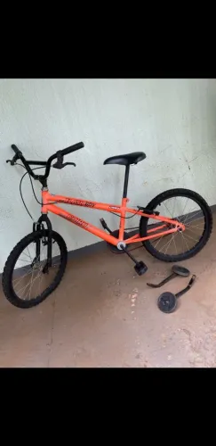 Bicicleta Cairu Flash Boy Cross Aro 20 infantil com rodinhas