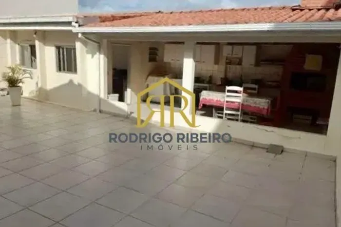 Casa com 03 dormitórios - 01 Suite - Capoeiras