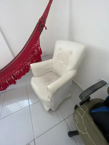 Poltrona de balanço branca