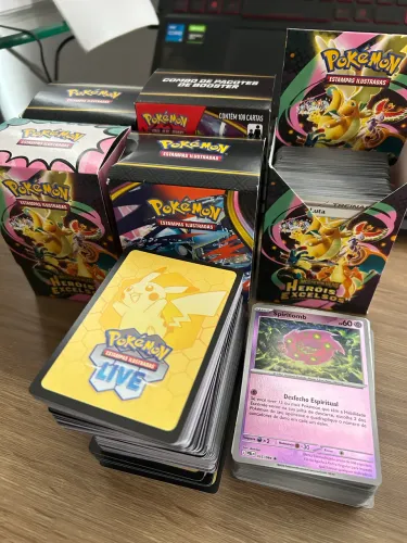 Lote com 150 Cartas Pokémon TCG | Coleções Variadas