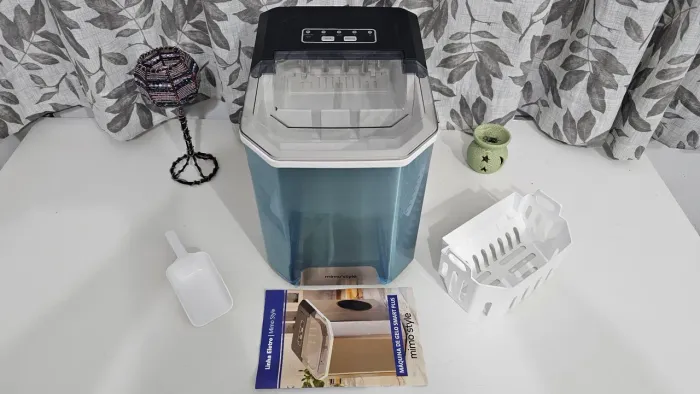 Máquina De Gelo Smart Plus Tam P E G 150w. Produz 12kg de gelo Por Dia. Cor Inox. 110v