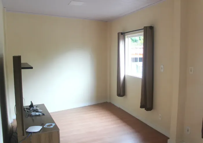 Casa mobiliada em beira de rua para aluguel no São Sebastião - Petrópolis - RJ