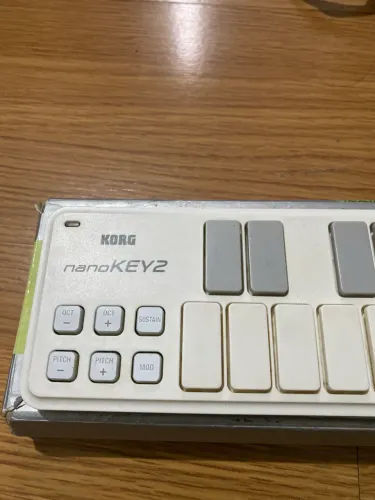 Controlador MIDI Korg nanoKEY 2