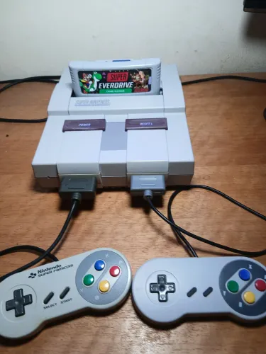 Super Nintendo à Venda + EverDrive