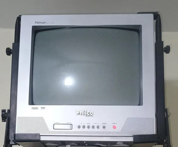 TV de Tubo Philco 14" Antiga - Ideal para Games Retrô / Coleção (Marília)