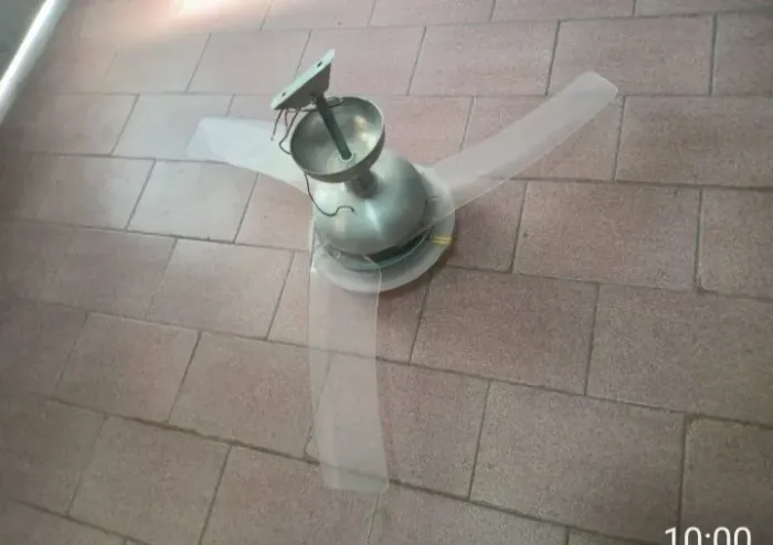 Ventilador de teto, três pás
