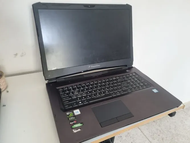 Vendo NOTEBOOK GAMER i7 com GTX 1070, 16 de ram