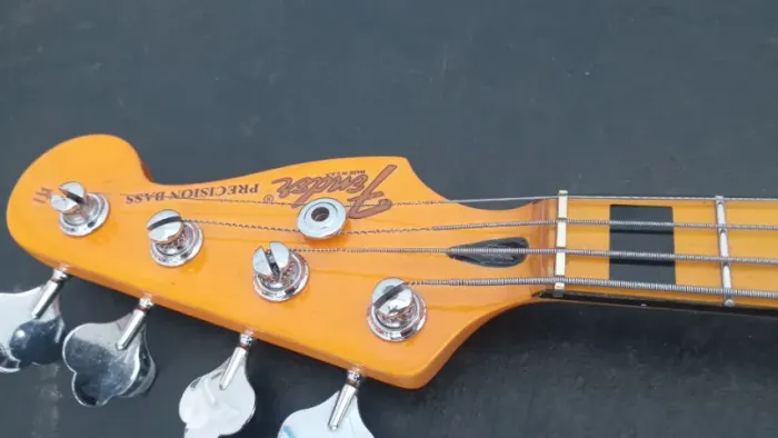 Baixo fender replica com captador original fender o captador da ponte e importado