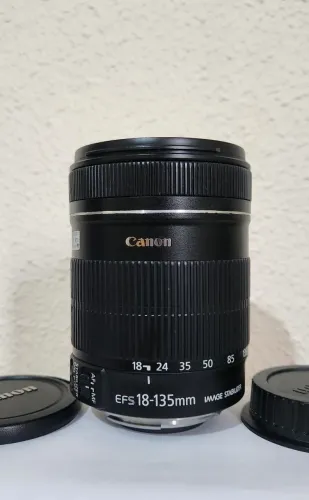 Lente Canon Zoom EFS 18-135mm IS
