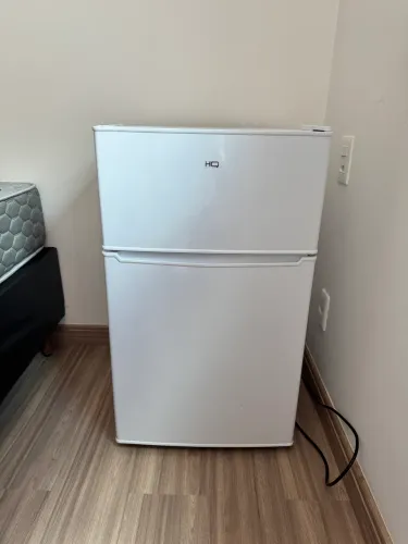 Frigobar Refrigerador Hq Defrost 90 Litros Branco Hq-90rdf