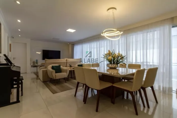 Luxuoso Apartamento no Brooklin