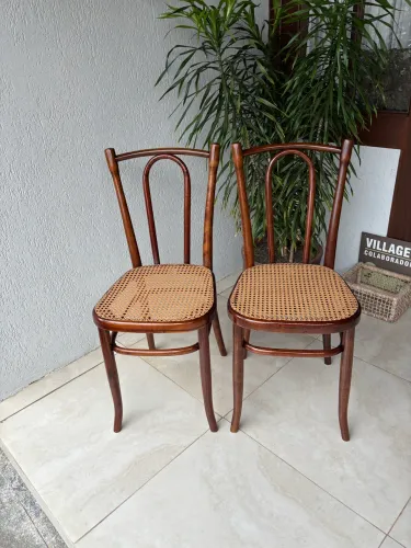 Restauração de móveis antigos em palhinha