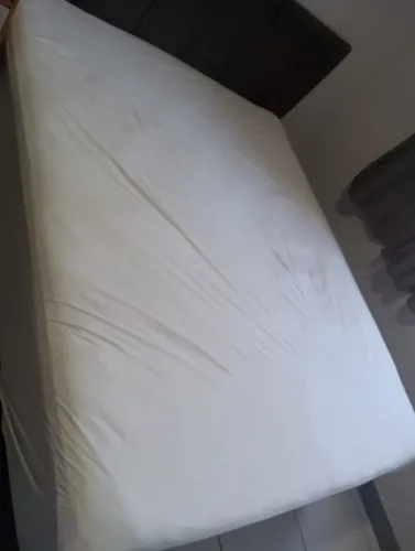 Vendo uma cama Queen