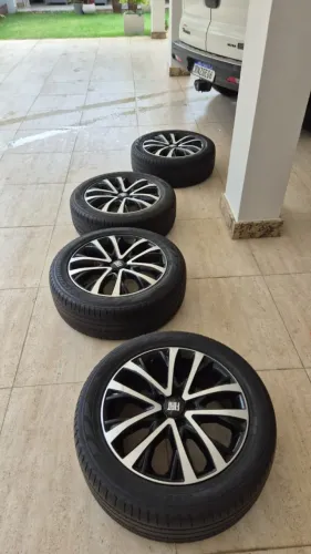 Jogo de rodas Toro Ranch aro 18 original com pneus Pirelli Scorpion 225 55 R18 98V