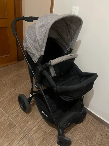 Carrinho de bebê Burigotto conversor com bebê conforto