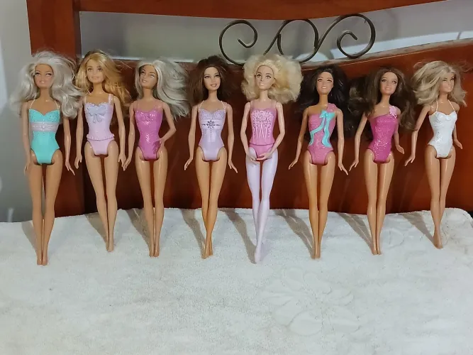 Lote de bonecas Barbies Mattel em ótimo estado .
