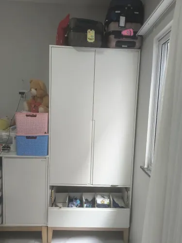 Guarda roupa e cômoda infantil