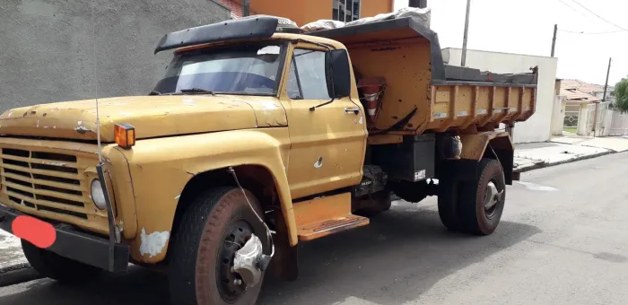 Caminhão caçamba F750 - aceito trocas