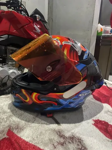 Capacete kyt