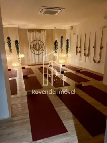 Perdizes - Prédio Comercial de 450m² com 9 vagas, 2 banheiros e elevador