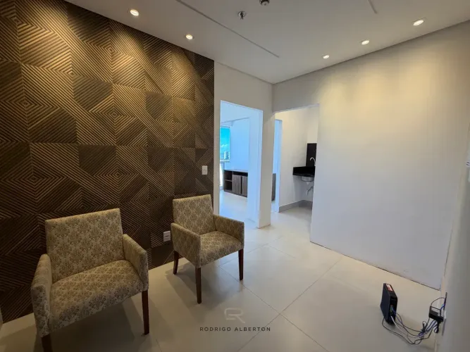 Sala Comercial, Climatizada, com divisórias, mobiliária, vista para o Centro Politico.