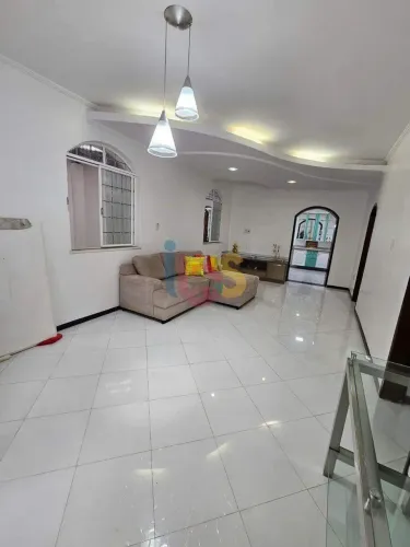 VENDO CASA RESIDENCIAL  CENTRO DE JEQUIÉ/BA