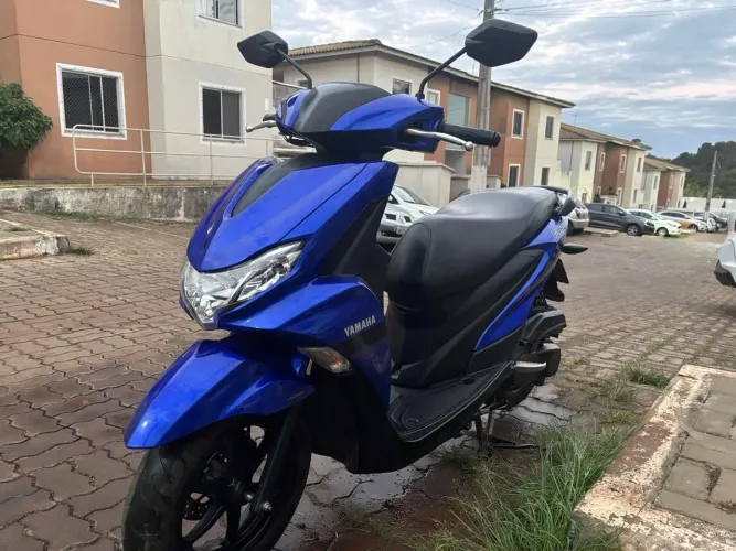 Yamaha Fluo 2023 scooter super econômica, 48km/litro