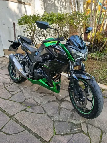 Kawasaki z300 linda aceito trocas