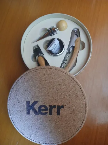 Kit Para Vinho 4 Peças e Estojo de Cortiça 