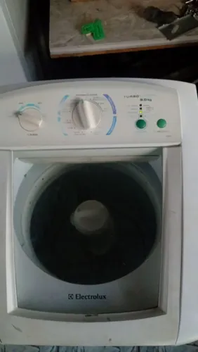 Máquina de lavar Eletrolux 9 kg ótima 