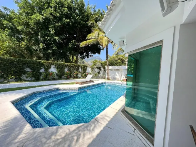 Casa 5 suítes na Barra da Tijuca Condominio Porto dos Cabritos