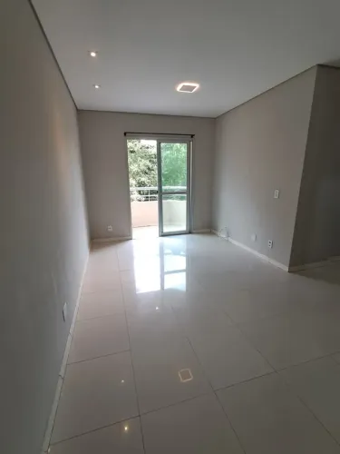 COND. ITAPUÃ, 3 QTOS S/ 1 SUÍTE, TODO EM PORCELANATO, NÃO FINANCIA
