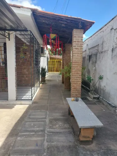 ALUGO CASA NO JANGA 900,00